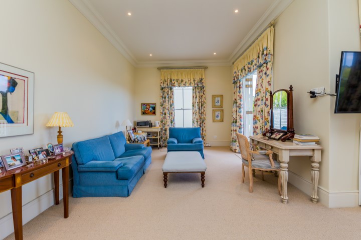 5 Bedroom Property for Sale in Constantia Western Cape